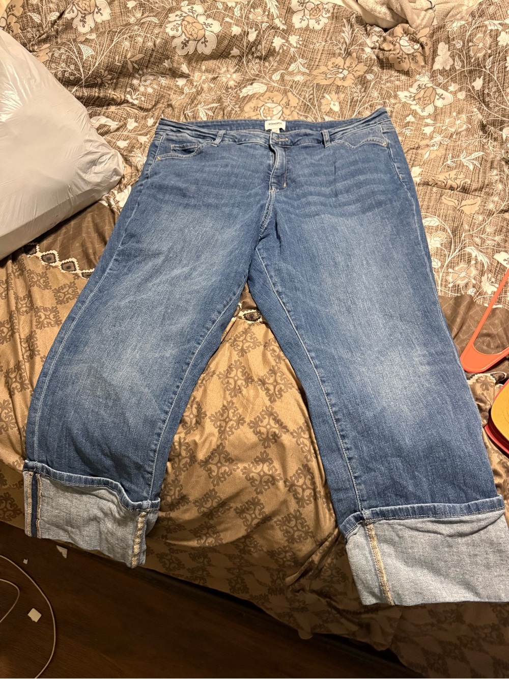 Sonoma Women's Light Blue Cropped Roll-Cuff Jeans
